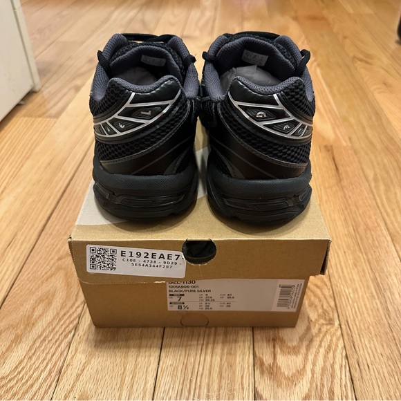 ASICS - Picture 2 of 7